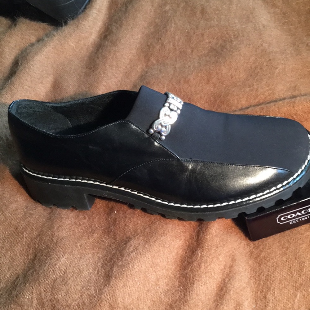Posh Brighton Hope loafer with silver adornments Fabulous NWOT Rare